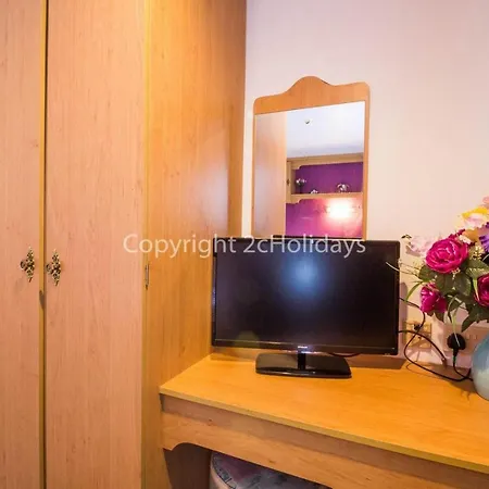 8 Berth Dog Friendly Caravan In Summerfields Holiday In Norfolk Ref 19160S Scratby Exterior photo