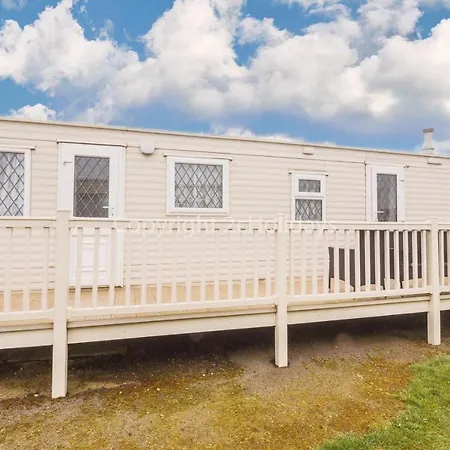 8 Berth Dog Friendly Caravan In Summerfields Holiday In Norfolk Ref 19160S Scratby Exterior photo