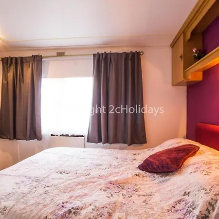 8 Berth Dog Friendly Caravan In Summerfields Holiday In Norfolk Ref 19160S Scratby Exterior photo