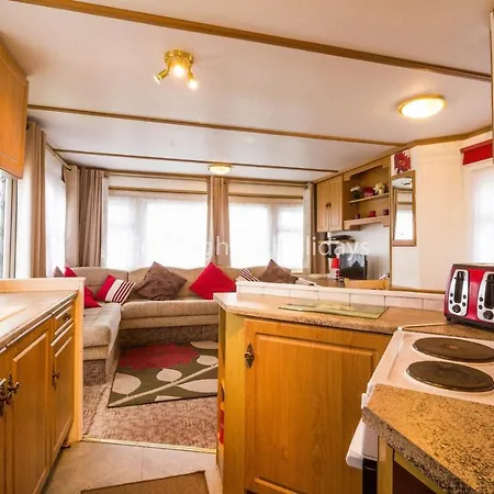 8 Berth Dog Friendly Caravan In Summerfields Holiday In Norfolk Ref 19160S Scratby Exterior photo