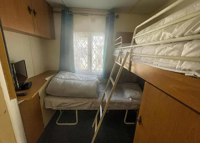 8 Berth Dog Friendly Caravan In Summerfields Holiday In Norfolk Ref 19160S