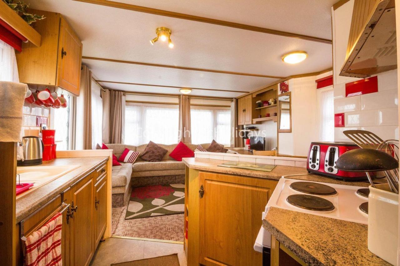 8 Berth Dog Friendly Caravan In Summerfields In Norfolk Ref 19160s Campsite *