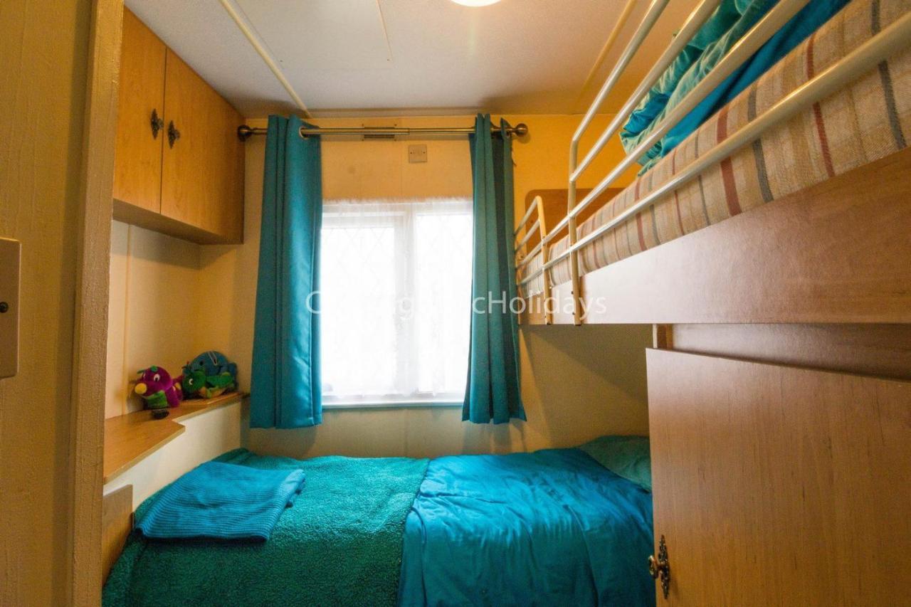 Campsite 8 Berth Dog Friendly Caravan In Summerfields In Norfolk Ref 19160s