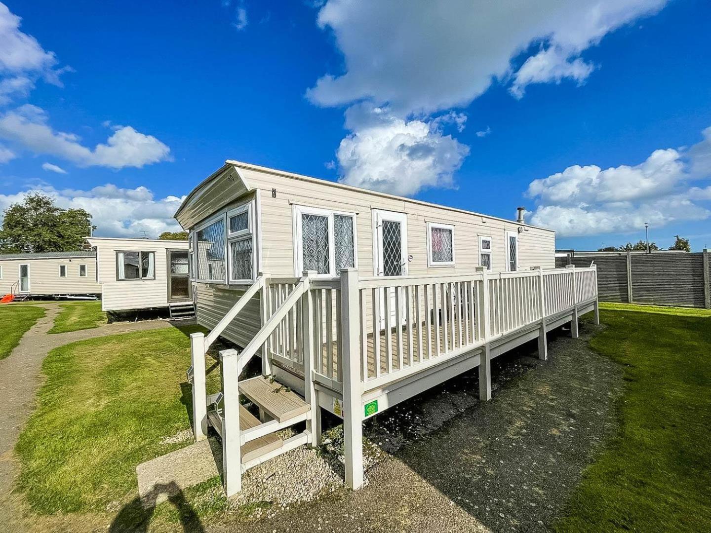 8 Berth Dog Friendly Caravan In Summerfields In Norfolk Ref 19160s