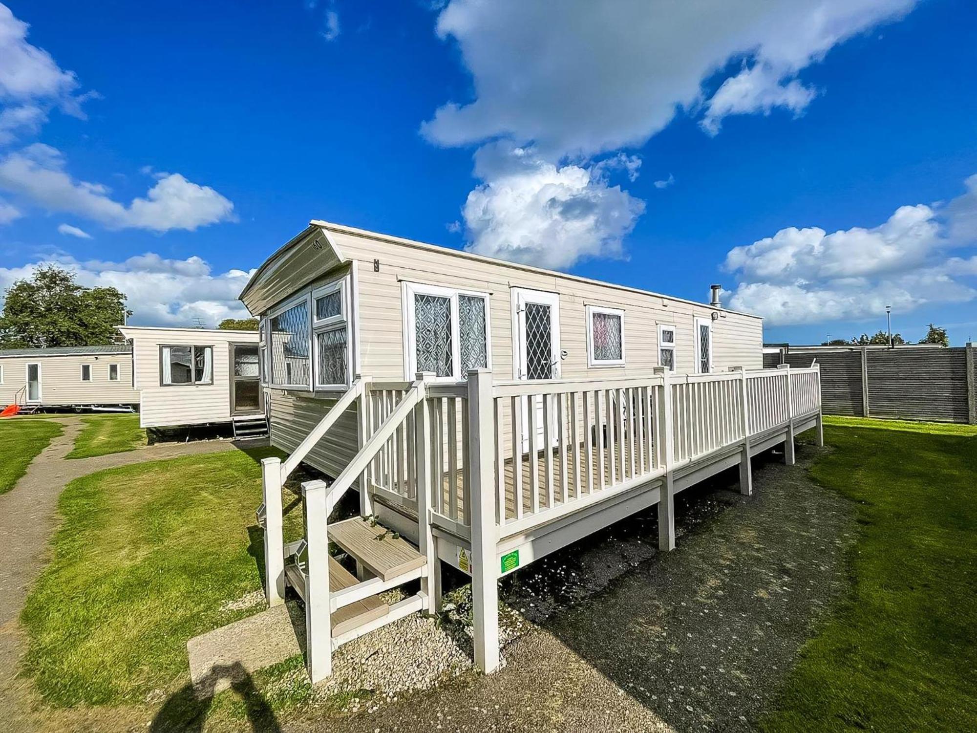 8 Berth Dog Friendly Caravan In Summerfields In Norfolk Ref 19160s Campsite